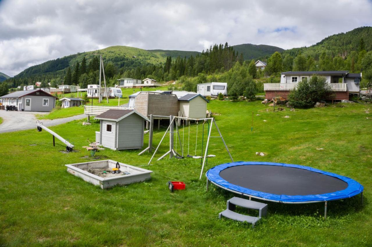 Smordal Hytteutleie Og Camping Hotel Nordfjordeid Kültér fotó